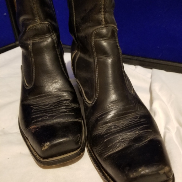 Boots - Picture 2 of 3